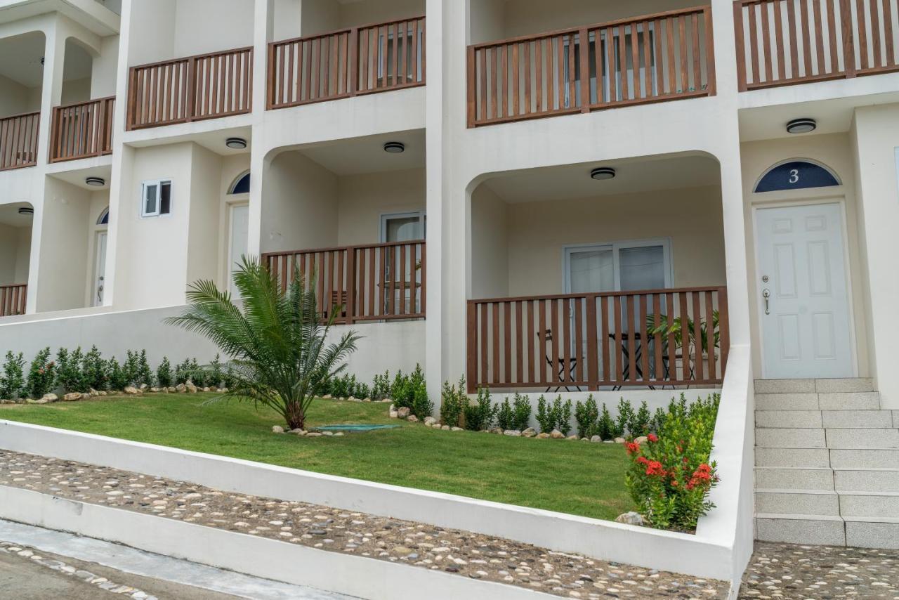 Family Complex beside Beach w/Pool Montego Bay #1 Zewnętrze zdjęcie